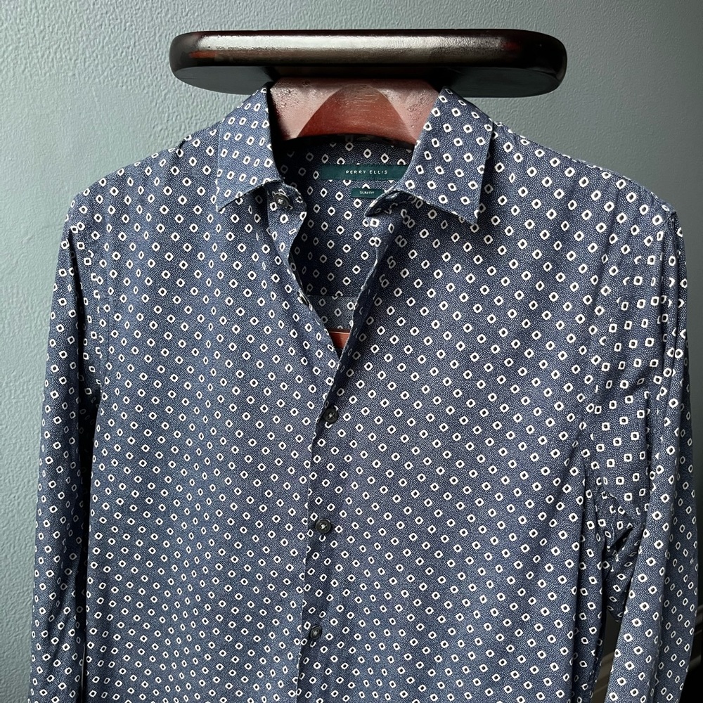 Perry Ellis slim fit size M long sleeve patterned shirt